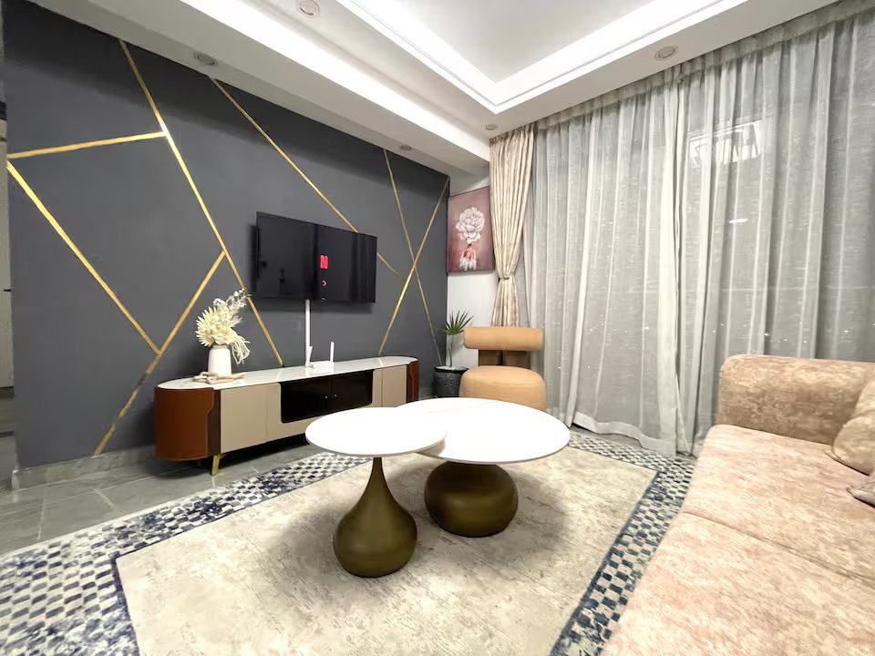 Spacious Studio, with Skyline Views