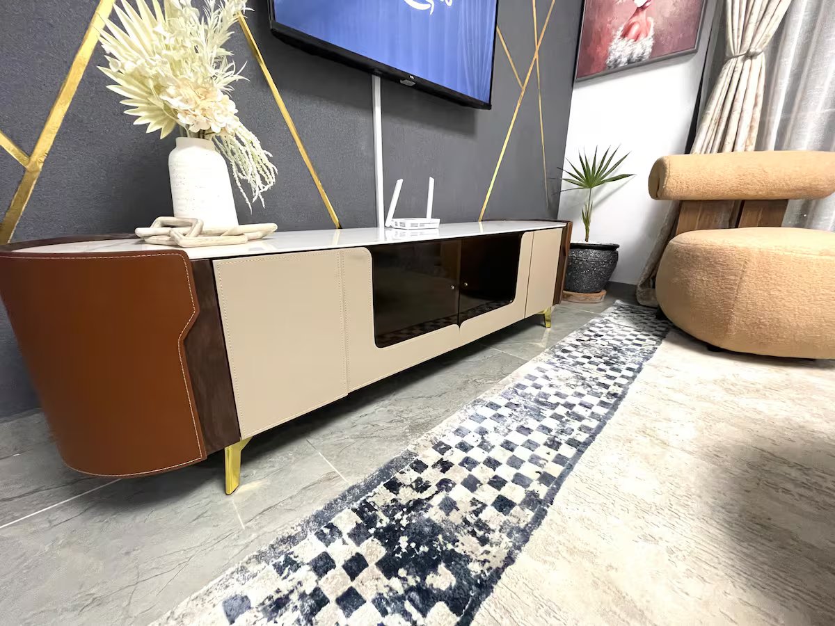 Unique & Stylish 1 BR Apt with an extra room, yaya Image 1