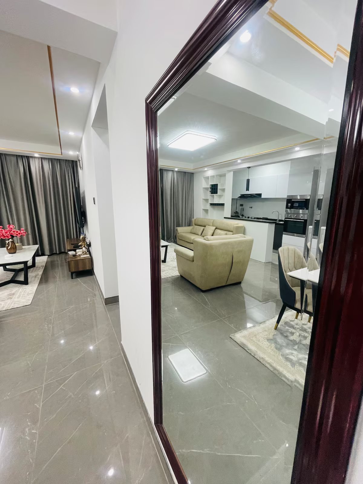 Serene & Stylish 2 BR Apt, King Bed, Gym, Views Image 4