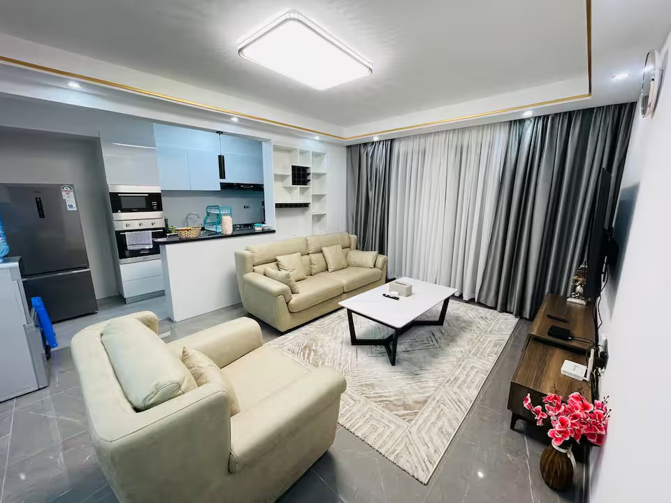 Serene & Stylish 2 BR Apt, King Bed, Gym, Views
                        