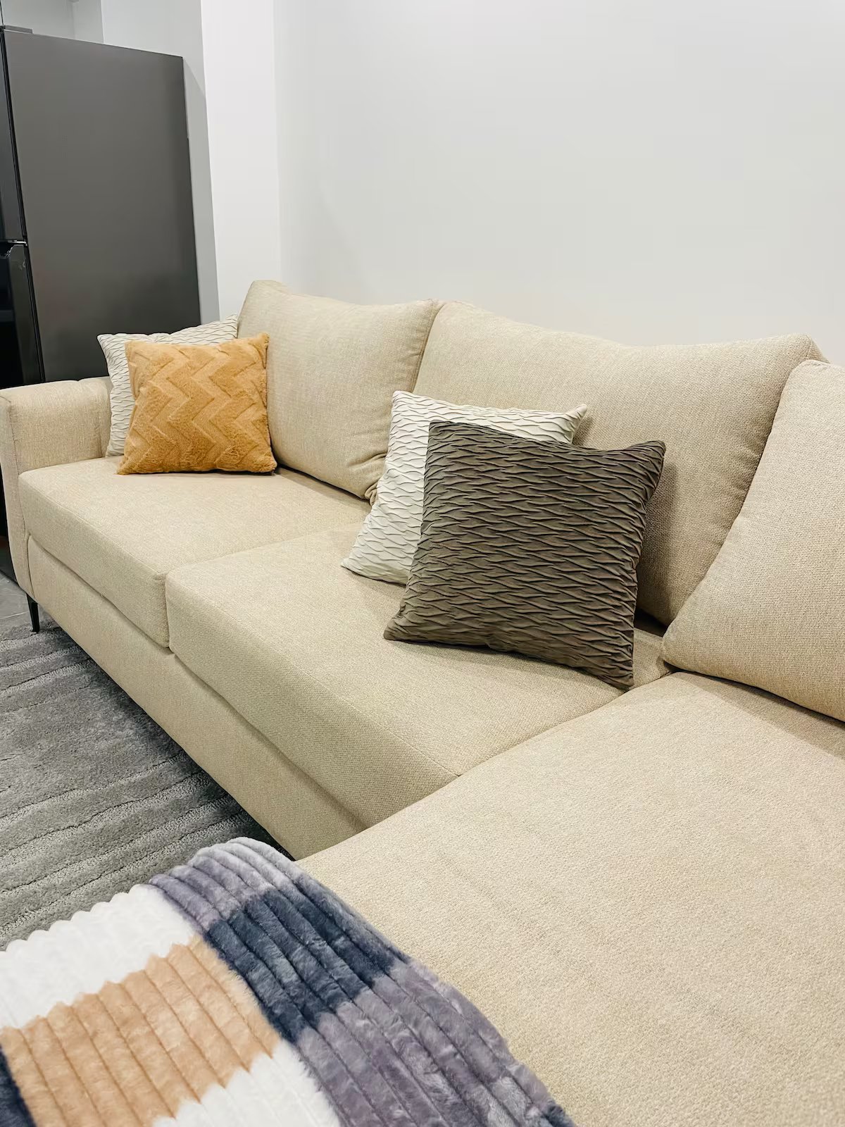 Exquisite 1 BR with Breathtaking Sunset Views Image 4