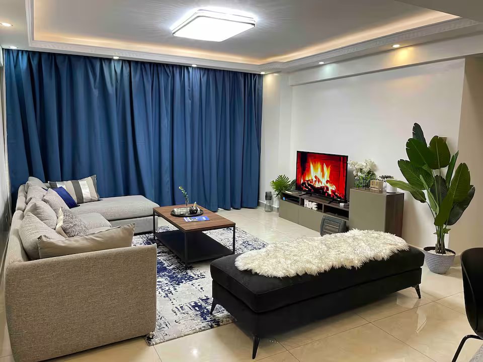 Luxury & Exquisite 3 BR Apt